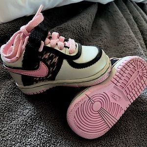Nike Vandal low pink & white toddler shoes